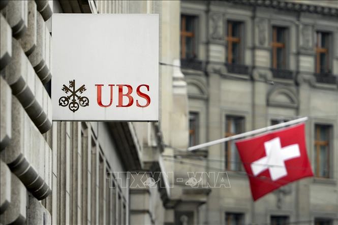 UBS đề nghị mua Credit Suisse giá 1 tỷ USD