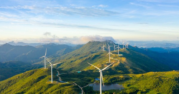 Tin vui cho 23 nhà đầu tư điện gió, điện mặt trời "kêu cứu": Chính phủ yêu cầu sửa đổi quy định về khung giá điện