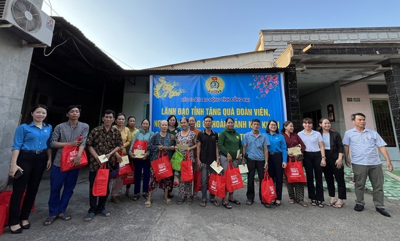 Nestlé Việt Nam đồng hành cùng Liên Đoàn Lao động tỉnh Đồng Nai tặng 400 phần quà cho công đoàn viên, công nhân có hoàn cảnh khó khăn 