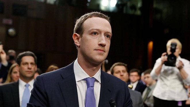 CEO Facebook khẳng định không bán dữ liệu người dùng tại buổi điều trần diễn ra vào tháng 4. Ảnh: Euronews.
