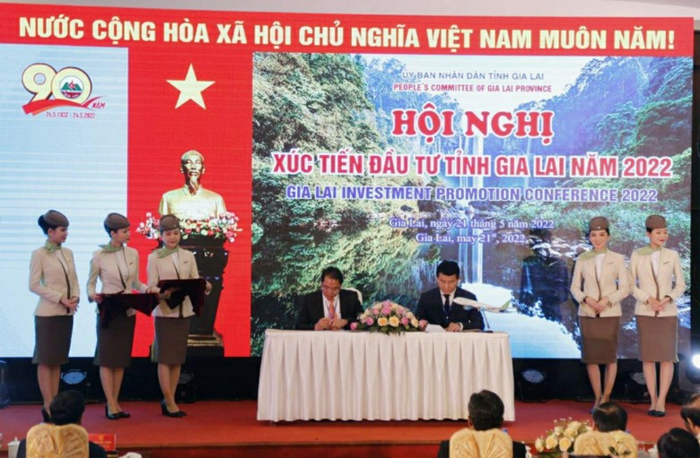 Lãnh đạo tỉnh Gia Lai và Bamboo Airways ký biên bản hợp tác toàn diện trong khuôn khổ Hội nghị xúc tiến đầu tư tỉnh Gia Lai 2022