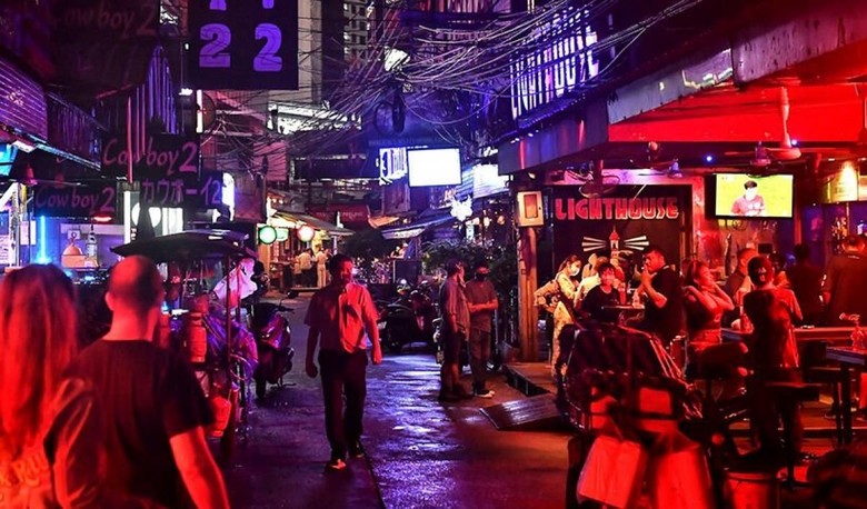 Hoạt động kinh doanh dịch vụ về đêm ở Thái Lan - Nguồn Thethaiger.