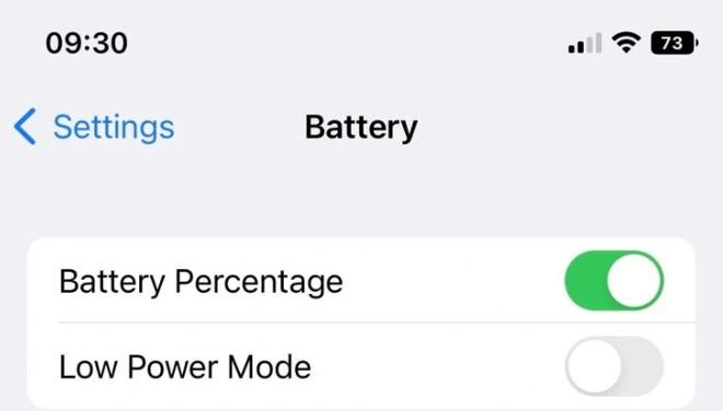 Trong phiên bản iOS 16 beta mới nhất, người dùng có thể bật tắt tính năng hiển thị phần trăm pin ngay cả khi kích hoạt chế độ nguồn điện thấp. Ảnh: BGR.