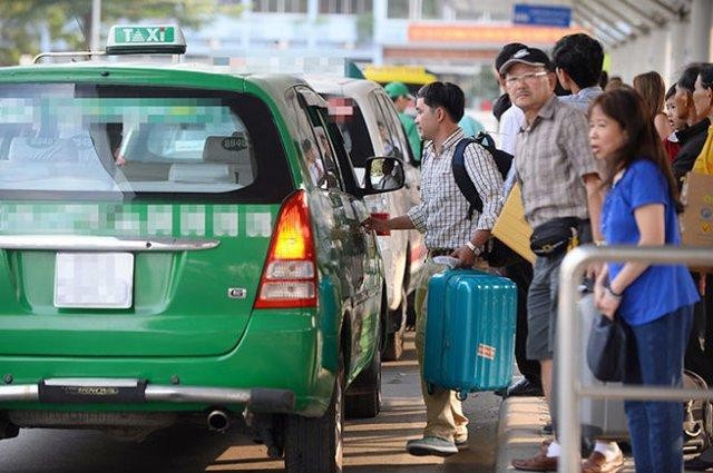 Các doanh nghiệp taxi trên địa bàn Hà Nội đang thực hiện kê khai giảm giá cước - Ảnh minh họa