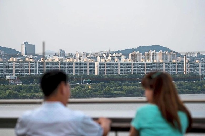 Trung bình mỗi người giàu Hàn Quốc sở hữu hơn 200 bất động sản. Ảnh: Bloomberg.