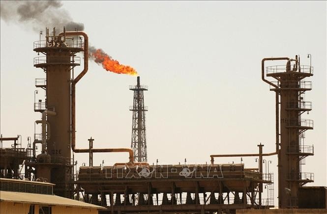 Một cơ sở lọc dầu tại Baiji, Iraq. Ảnh: AFP/TTXVN