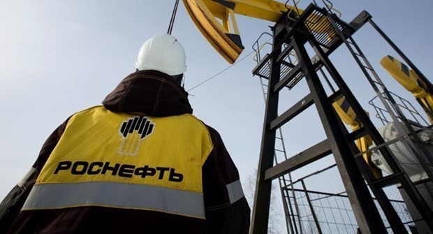 Nhà sản xuất dầu lớn nhất của Nga kí thỏa thuận tăng nguồn cung dầu cho Ấn Độ