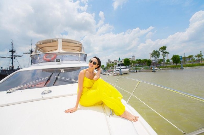 Hoa hậu Ngọc Diễm tận hưởng những khoảnh khắc thư giãn riêng tư trên du thuyền tại Aqua City