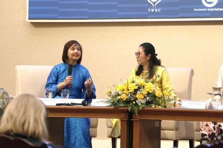 Bà Nguyễn Đỗ Quyên chia sẻ tại sự kiện “Rung chuông vì bình đẳng giới” do HOSE tổ chức 