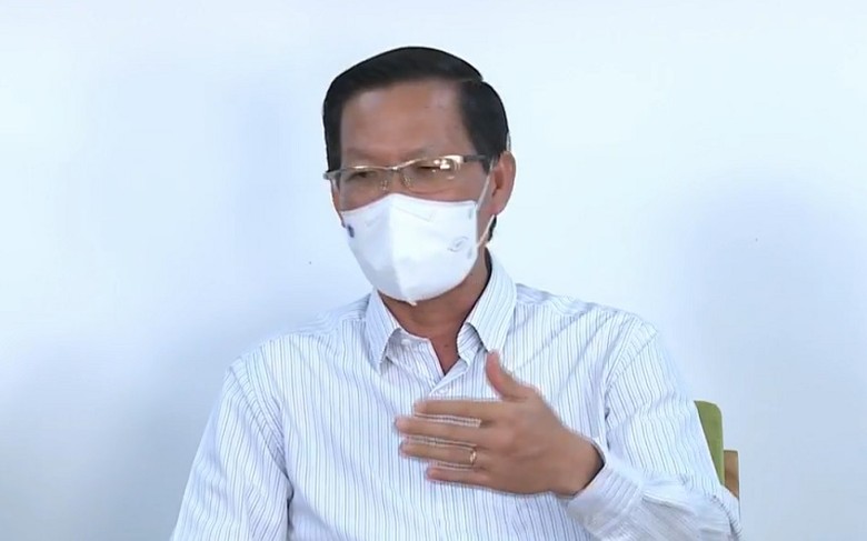 Chủ tịch UBND TP Phan Văn Mãi đối thoại trong chương trình