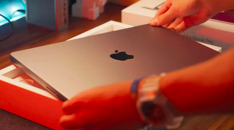 Người dùng muốn nhiều trang bị cao cấp hơn trên laptop giá đắt đỏ của Apple