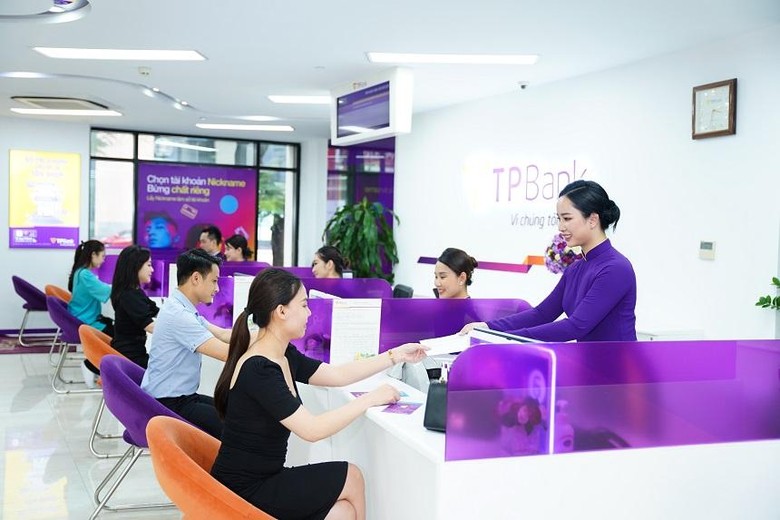 TPBank tiếp tục giữ vững vị trí thứ 8 trong Top 10 Ngân hàng thương mại Việt Nam uy tín và vị trí Top 4 Ngân hàng Thương mại Cổ phần tư nhân (Hình minh họa).