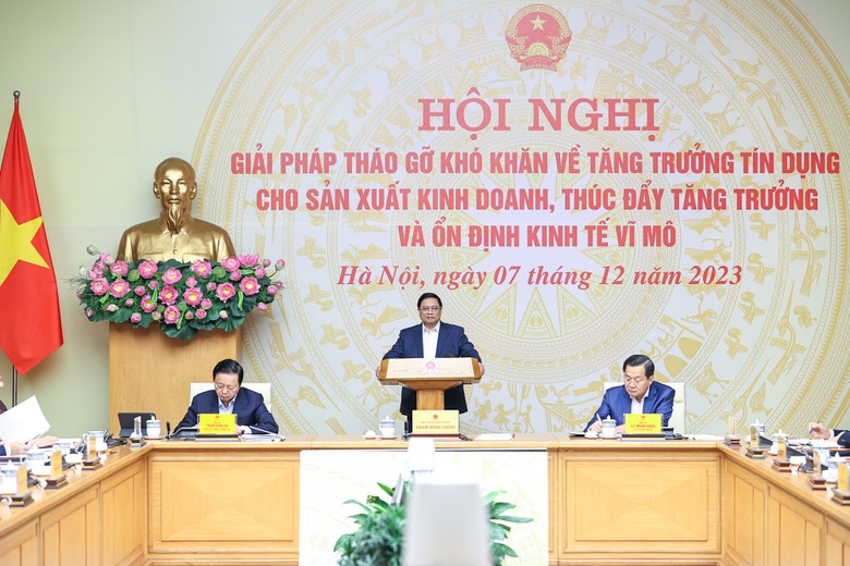 Thủ tướng Phạm Minh Chính chủ trì Hội nghị bàn giải pháp tháo gỡ khó khăn về tăng trưởng tín dụng cho sản xuất, kinh doanh thúc đẩy tăng trưởng và ổn định kinh tế vĩ mô - Ảnh: VGP.