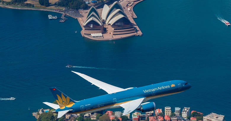 Máy bay Vietnam Airlines bay qua Australia.