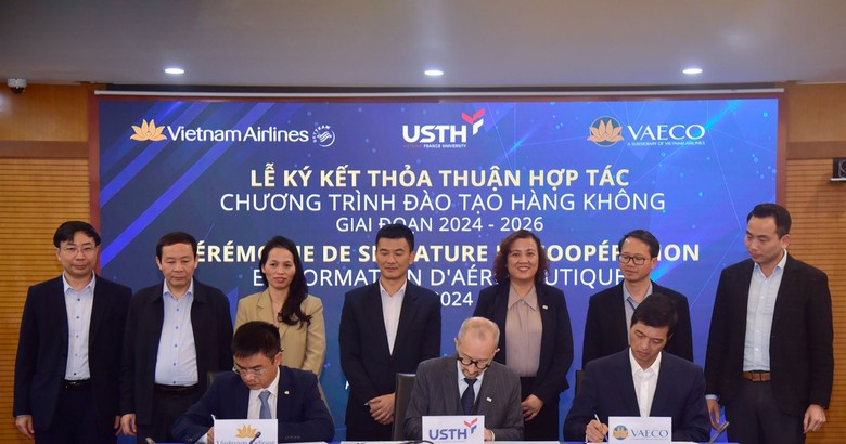 Lễ ký kết thỏa thuận hợp tác giữa USTH, Tổng công ty Hàng không Việt Nam (Vietnam Airlines) và Công ty TNHH MTV Kỹ thuật Máy bay (VAECO).
